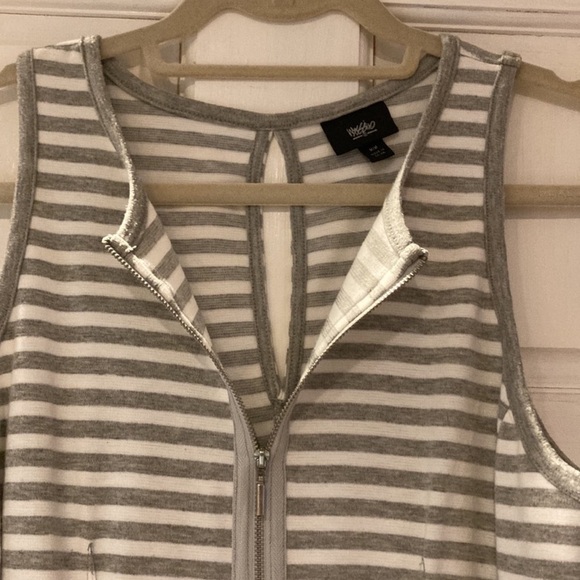 Mossimo Supply Co. Gray Striped Midi Dress - Picture 2 of 7